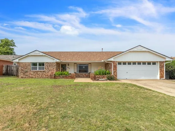 6717 NW 61st St, Warr Acres, OK 73122