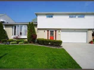 100 Nantucket Dr E, Buffalo, NY 14225
