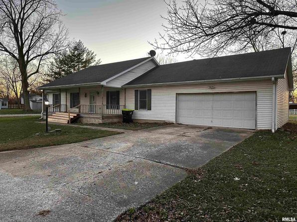 4 Walker Ave, Beardstown, IL 62618