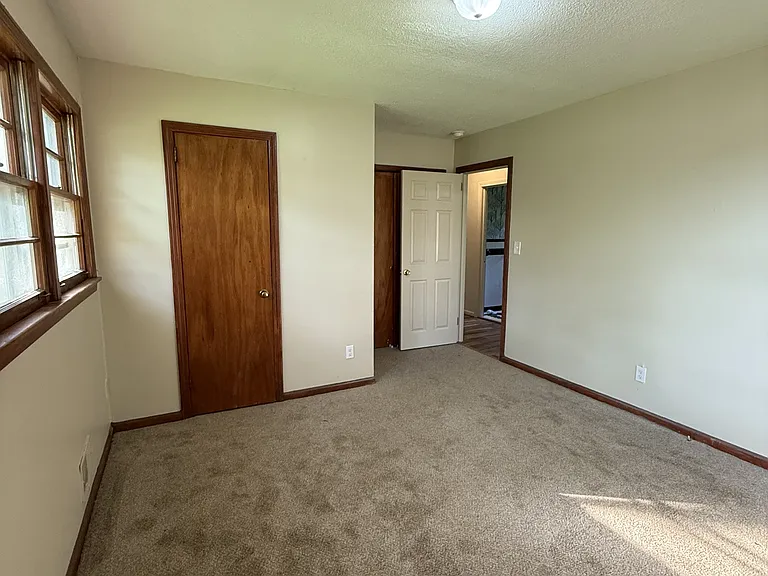 317 Sunhill Rd NW — Photo 9