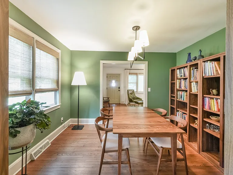 29 Oak Forest Dr — Photo 3