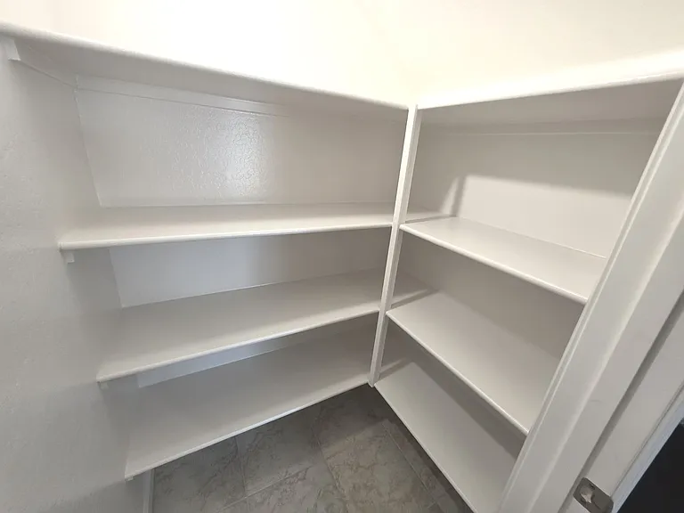 2844 W Shepperd Ave — Photo 10