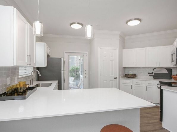 Sladestone Shadow Creek | 12400 Shadow Creek Pkwy, Pearland, TX