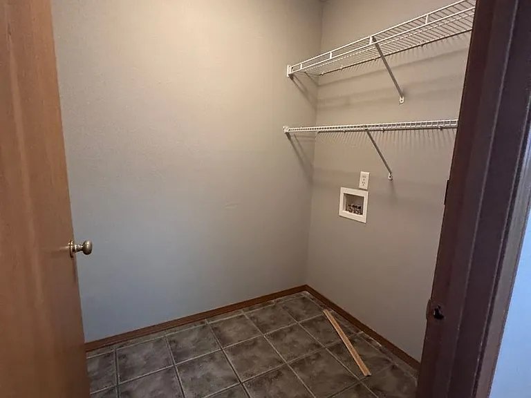 508 N Douglas Dr — Photo 14