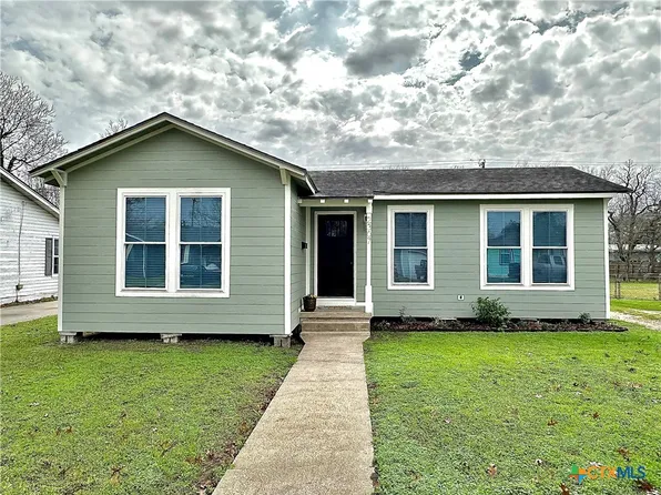 2307 E Brazos St, Victoria, TX 77901