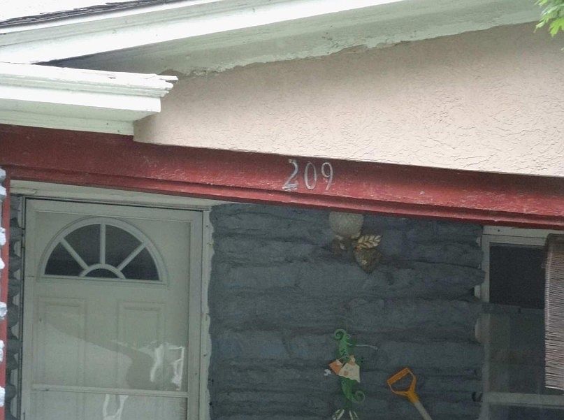 2nd image of 209 N Wheeling Ave