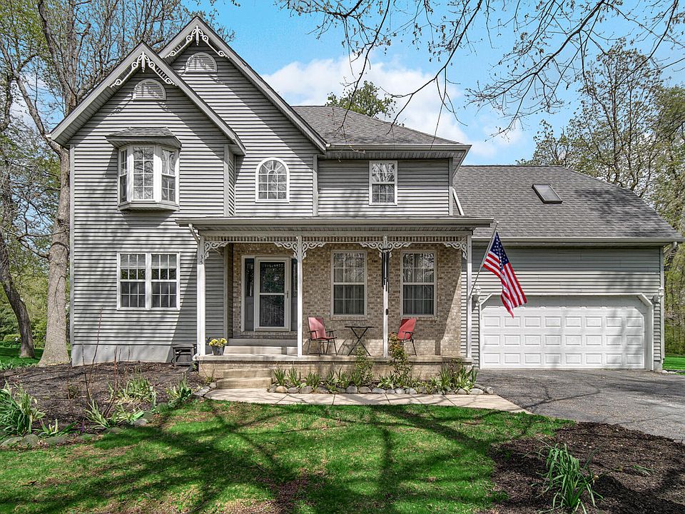 1st image of 35 Oak Hollow Ct