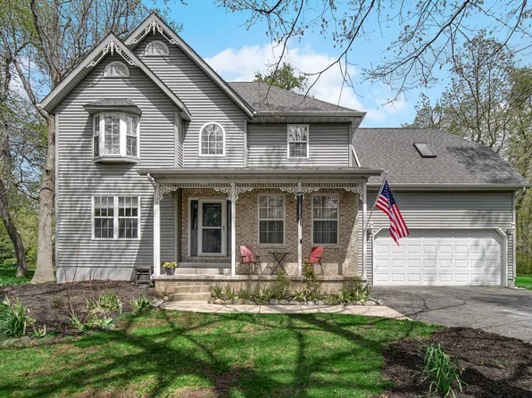 35 Oak Hollow Ct, Valparaiso, IN 46383