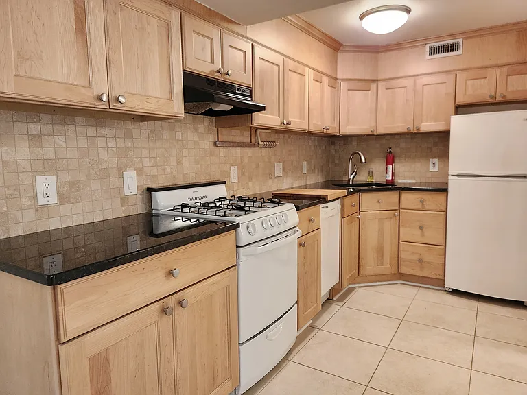 67 Alexander St #1 — Photo 6