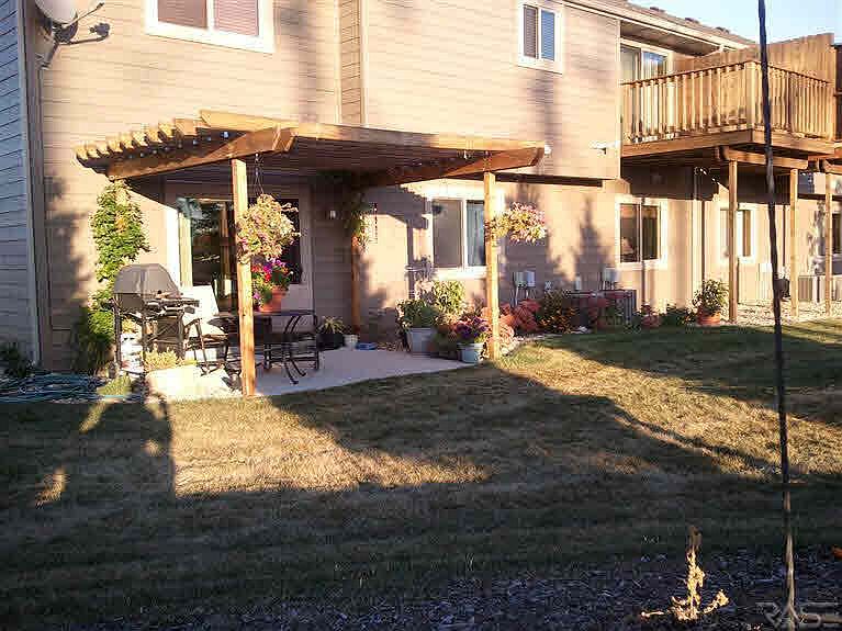 1st image of 909 S Joseph Pl