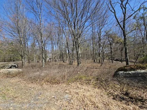 Crooked Stick Ln, Hazleton, PA 18202