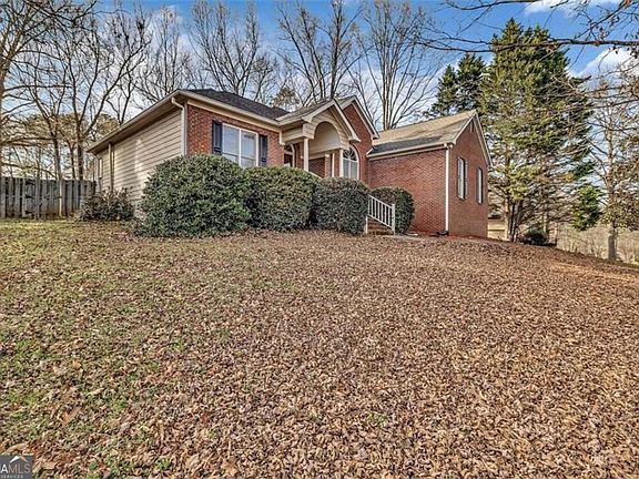 4th image of 111 Overlook Heights Way