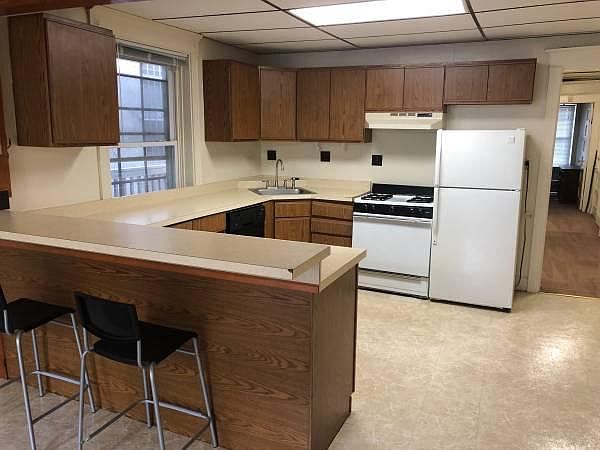 2nd image of 714 Summerlea St APT 3