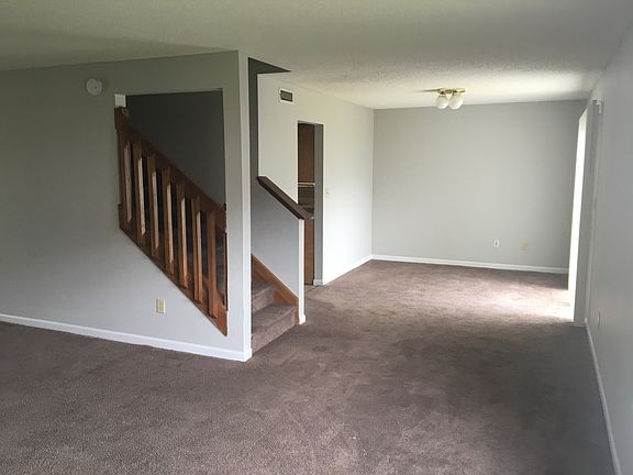 3rd image of 3911 Burningbush Dr
