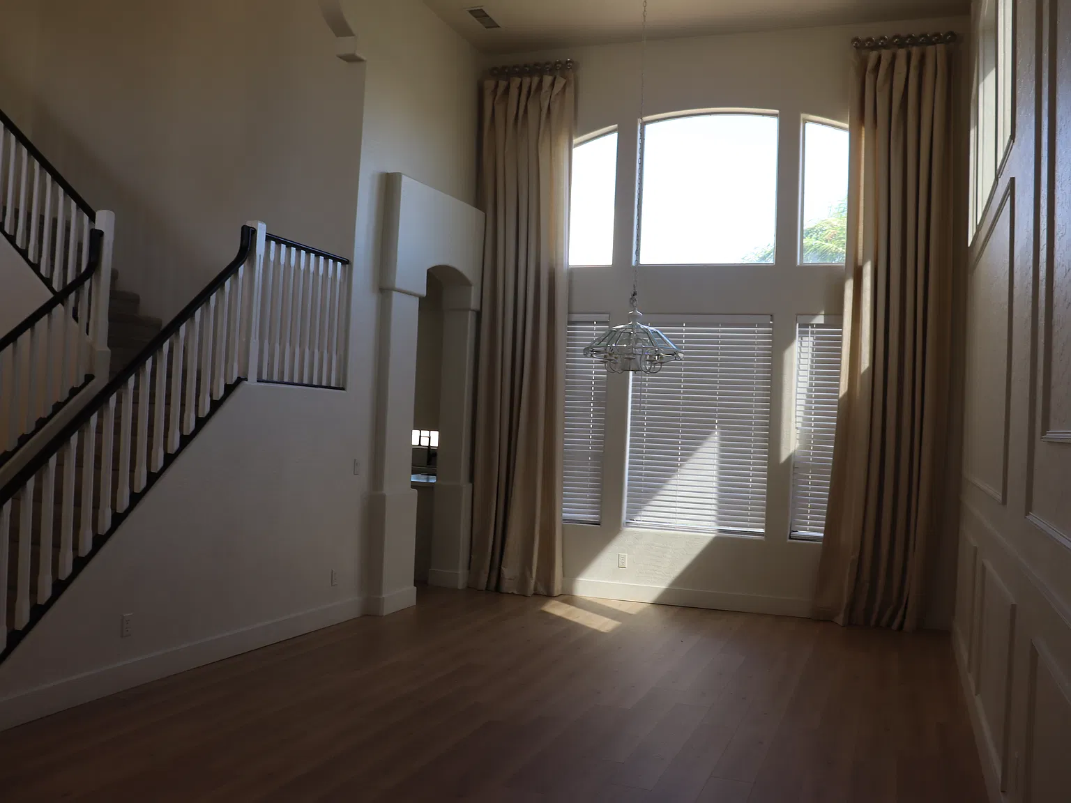 4 bed, 2855 sqft, $3,500 — Photo 4