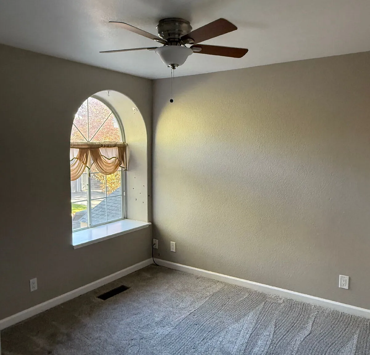 3 bed, 2.5 bath, 1654 sqft, $2,800 — Photo 2