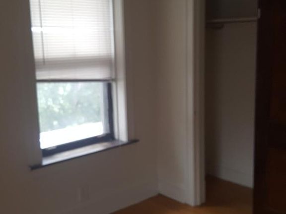 4th image of 3819 N Greenview Ave #2E