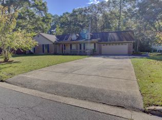 809 Barrington Dr, Hinesville, GA 31313