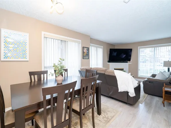 331 Burnside Rd E #301, Victoria, BC V9A 1A6