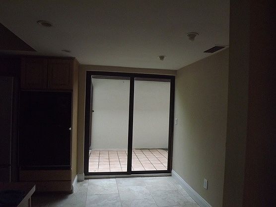 Indoor and outdoor kitchen nook