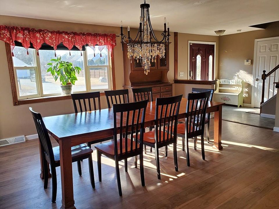 215 Scadding St, Taunton, MA 02780 Zillow