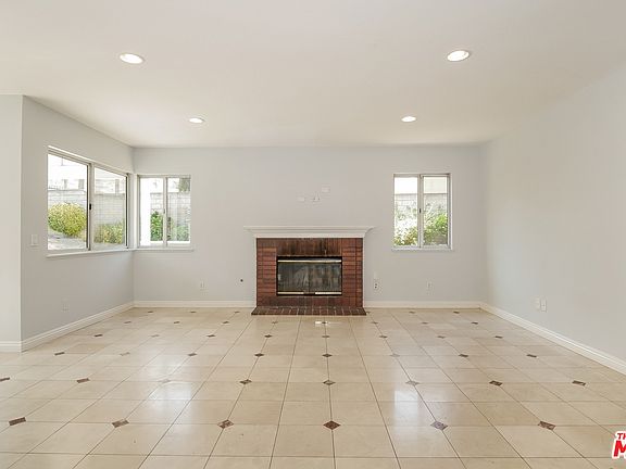 5th image of 762 Newbury Way