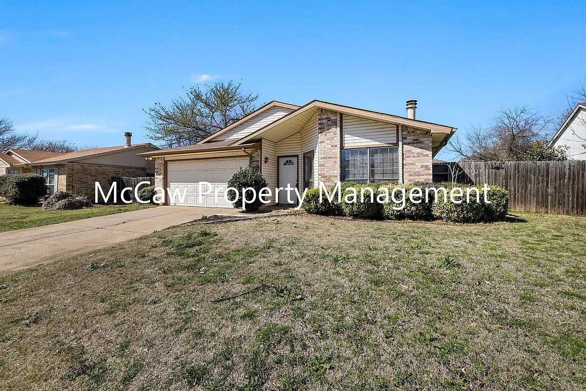 Building Photo - 7933 Bermejo Rd