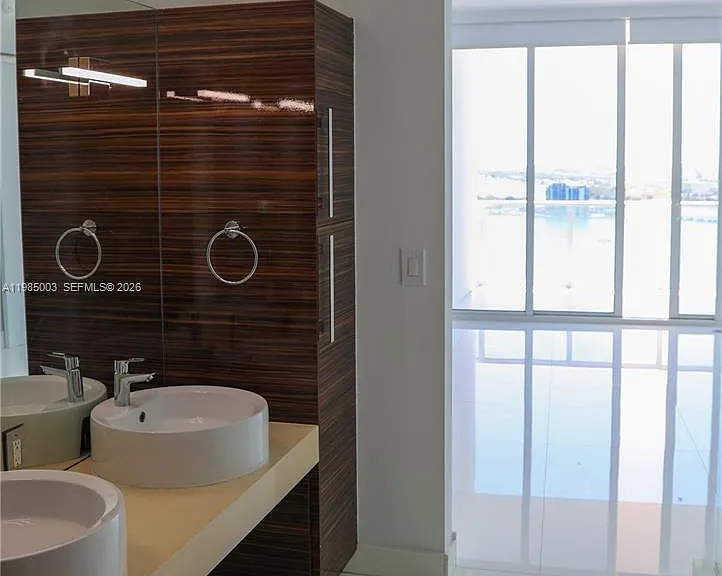 2020 N Bayshore Dr #2204 — Photo 17