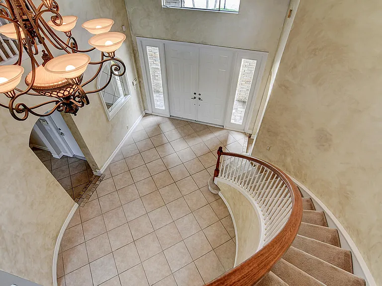 670 Edgebrook Ln — Photo 28