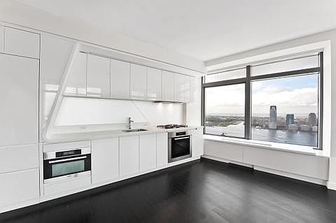 2nd image of 456 W 55th St