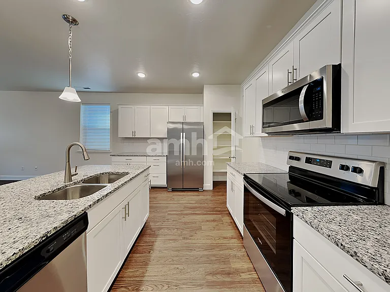 3453 S Bartlett Way — Photo 3
