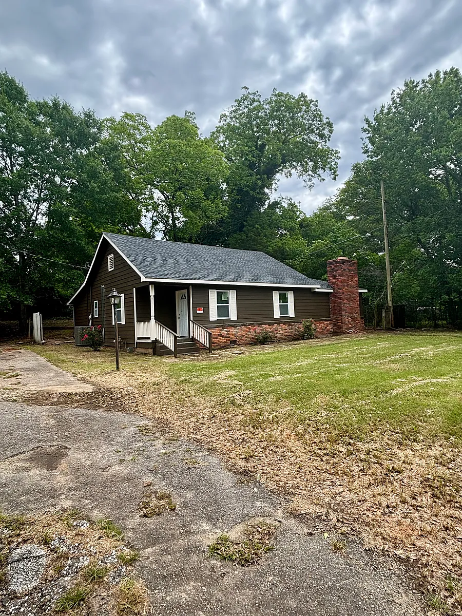 Building Photo - 806 Hospital Rd