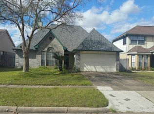 16606 Tranquil Dr, Sugar Land, TX 77498