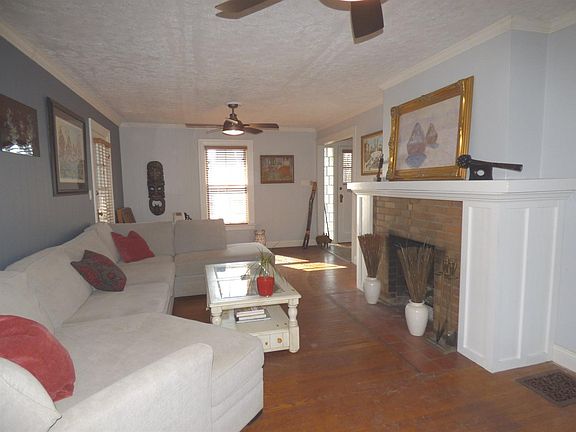 5th image of 30 Hillsdale Ave