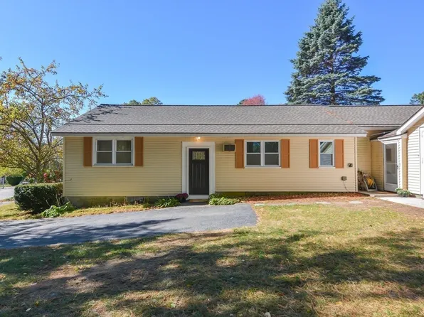 91 Hillcrest Rd, Dracut, MA 01826