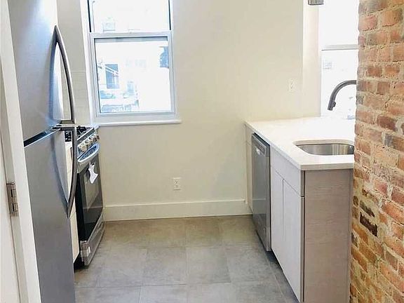 5th image of 3088 41st St