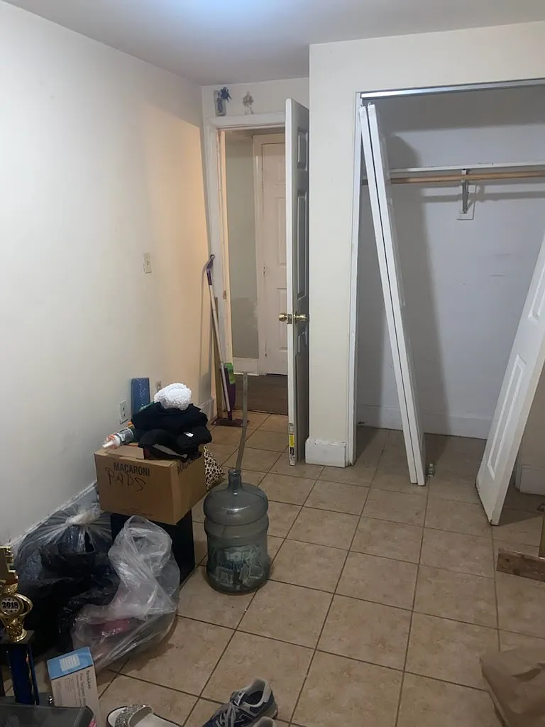 3 bed, 900 sqft, $2,395 — Photo 3