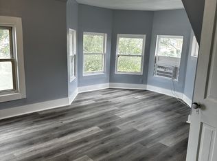 613 S 5th St #3, Springfield, IL 62703