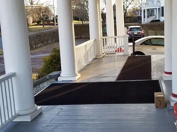 2nd image of 3823 Linwood Ave Floor 1