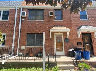 50-45 207th St, Oakland Gardens, NY 11364