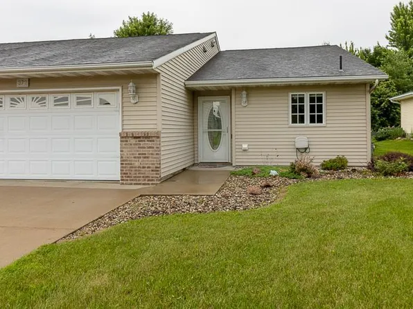 372 S Rolling Hills Dr, Le Center, MN 56057