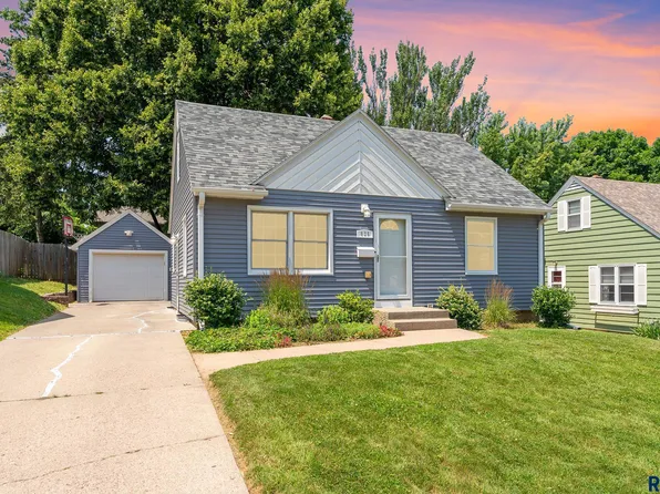 825 S Hawthorne Ave, Sioux Falls, SD 57104