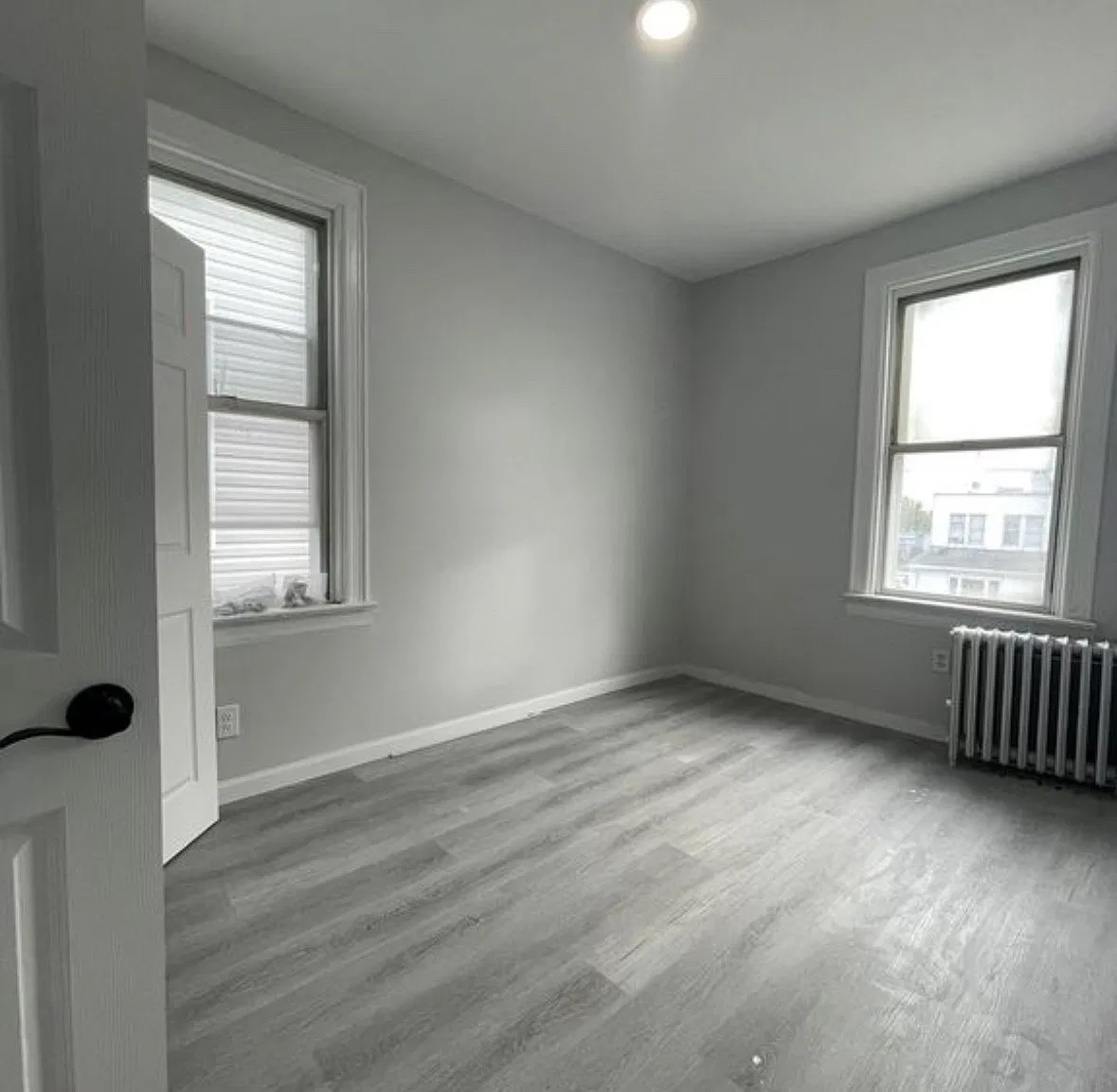 3 bed, 1000 sqft, $2,500 — Photo 3