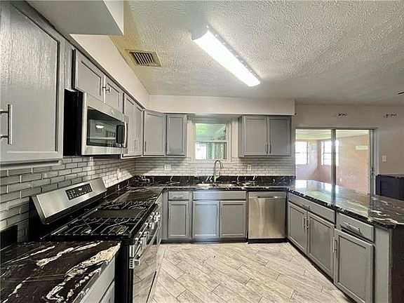 4th image of 316 Firethorn Dr