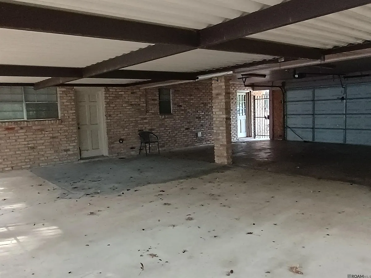 Building Photo - 3572 Madeira Dr