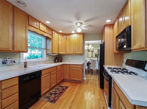 3rd image of 2626 N Waterman Ave