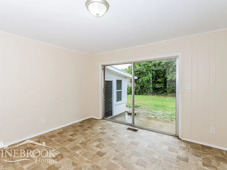 3621 Lexington Dr — Photo 4