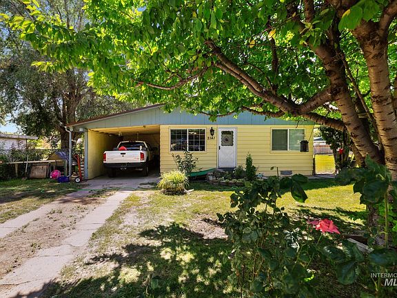 3rd image of 2141 18th St