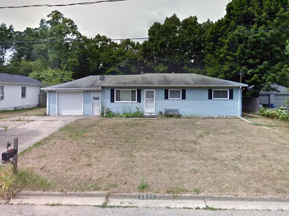 8830 Balmoral St, Portage, MI 49002