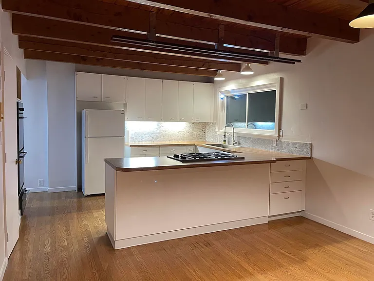 4731 Liberty St — Photo 3